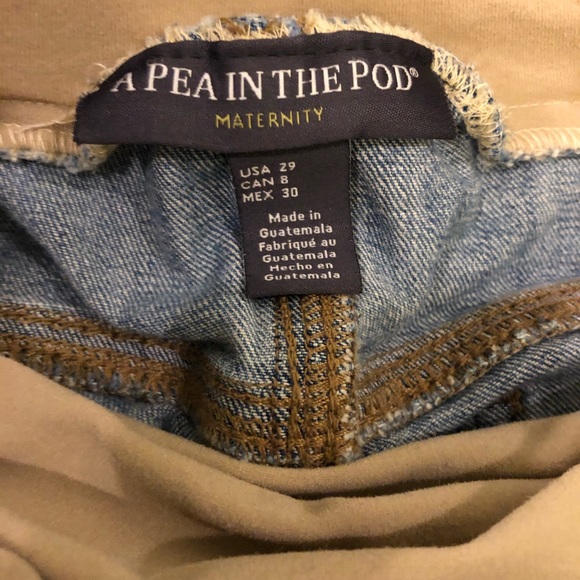 A Pea in the Pod distressed light wash jeans - Picture 4 of 7